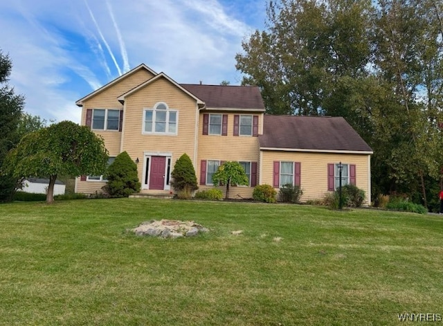 view of front of property with a front yard