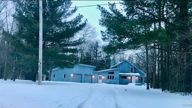 view of front of home featuring a garage