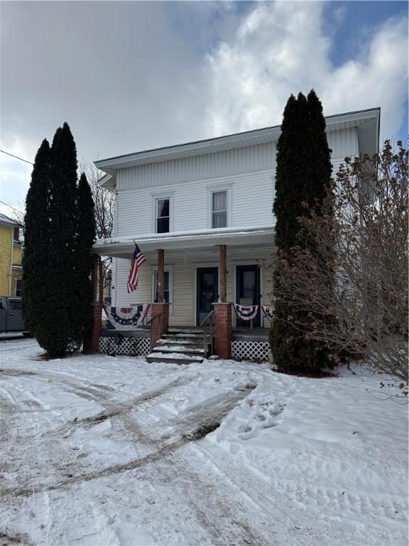 view of front of house with covered porch