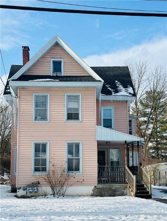 view of front of house featuring covered porch