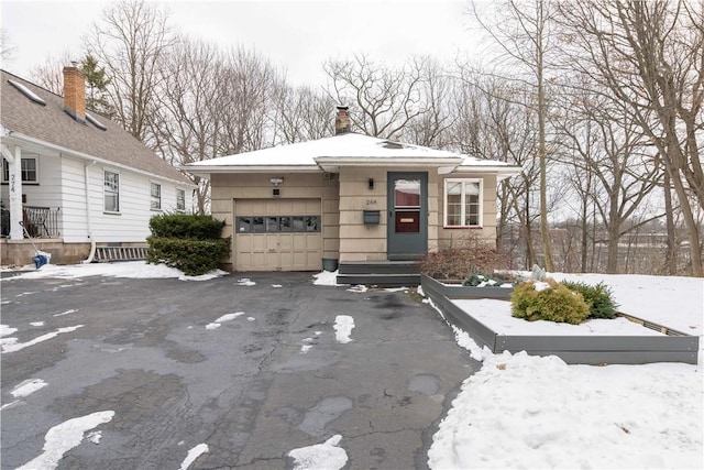 view of front facade with a garage