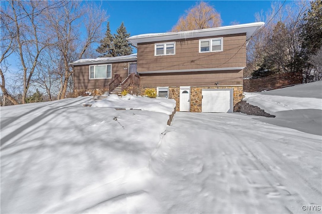 view of front of house featuring a garage