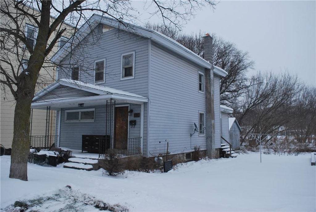 view of front of property