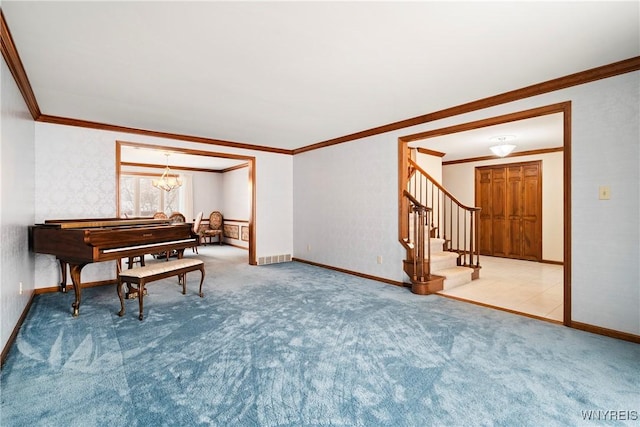 miscellaneous room featuring carpet, crown molding, and a notable chandelier