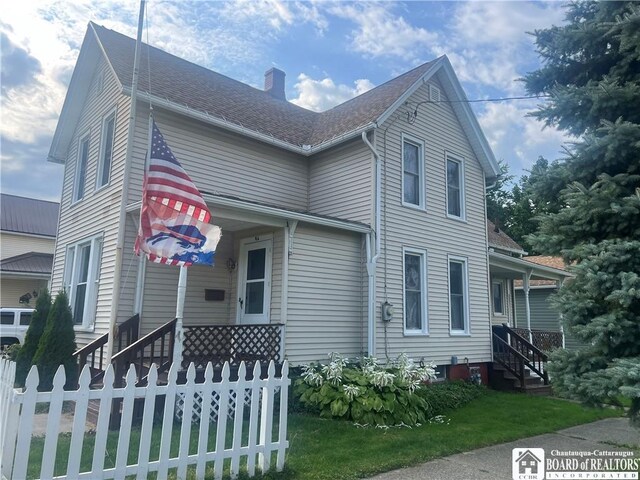 view of front of house