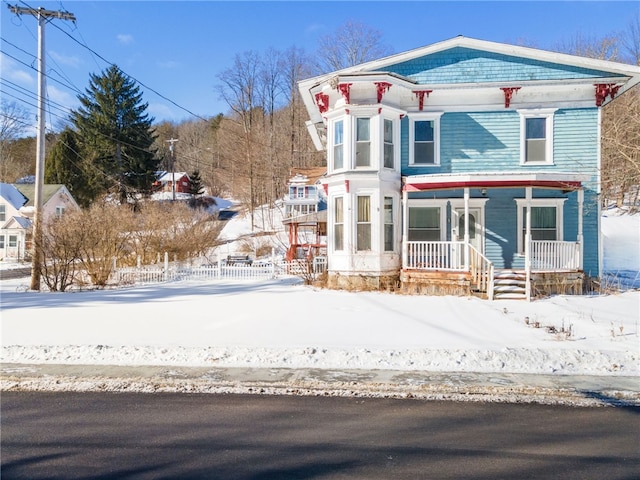 view of front of house featuring a porch