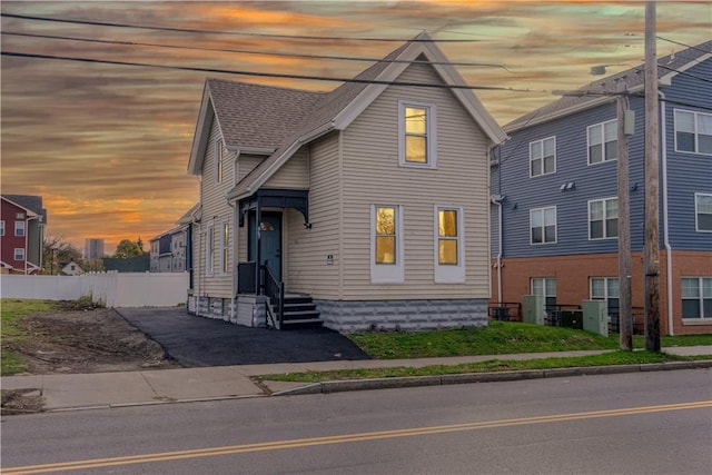 view of front of house