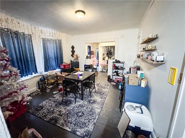 dining area featuring ornamental molding