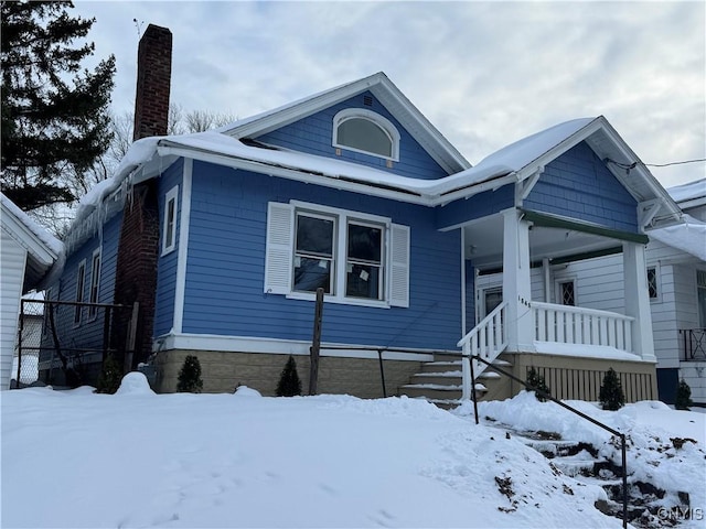 view of front of house featuring a porch