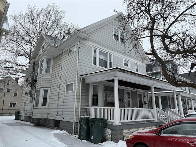 view of front of home with covered porch