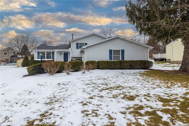 view of front of property