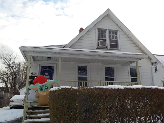 view of front facade featuring covered porch