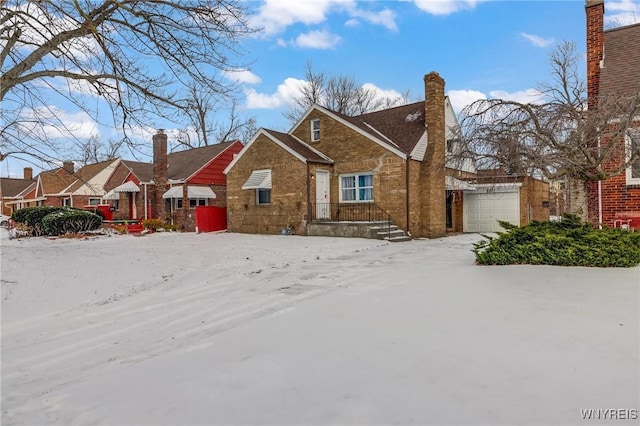 view of front facade featuring a garage