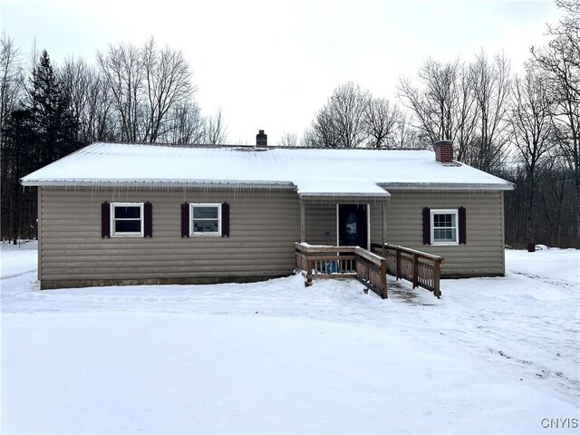 view of front of property