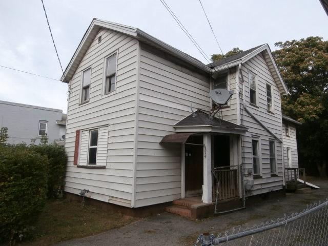 view of front facade