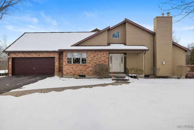 view of front facade with a garage