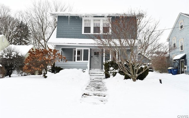 view of front of property