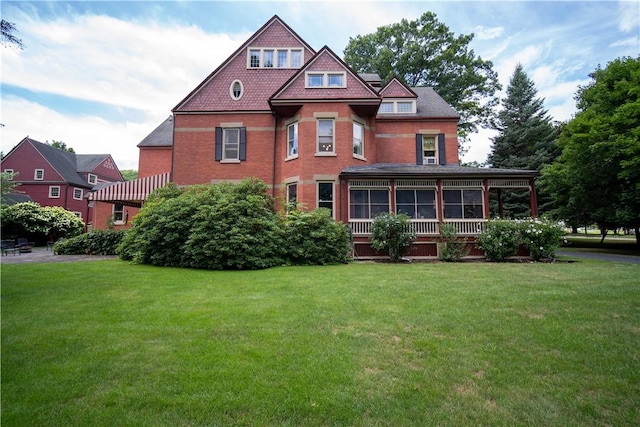 view of front of house with a front yard