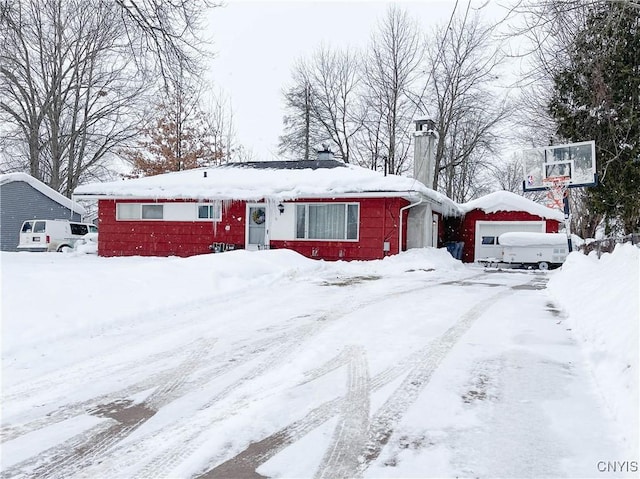 view of front facade with a garage