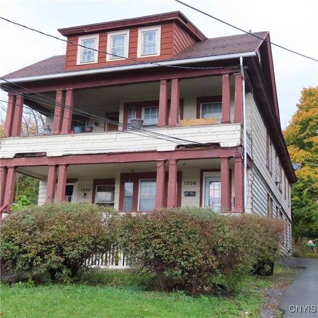 view of front of property featuring a porch