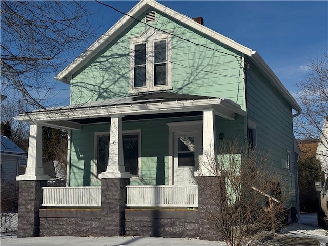 view of front facade with a porch