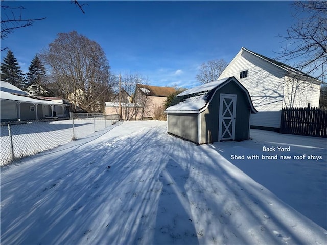 exterior space with an outbuilding