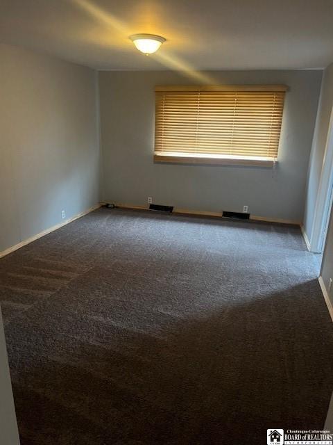 empty room with carpet