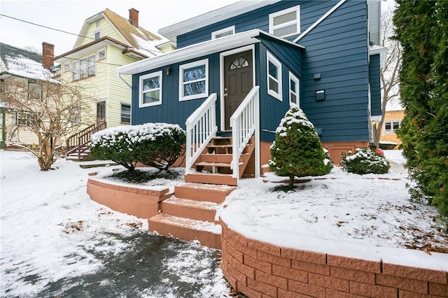 view of front of property