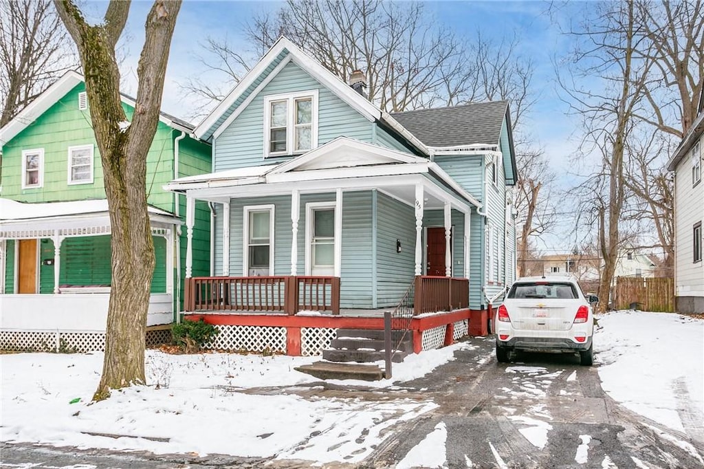 view of front of home with covered porch