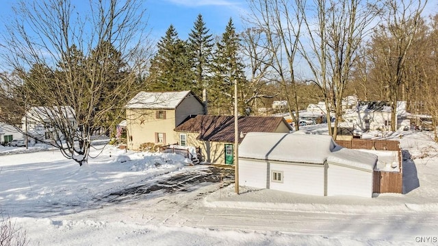 view of front of property