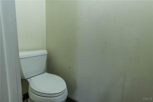 bathroom featuring toilet