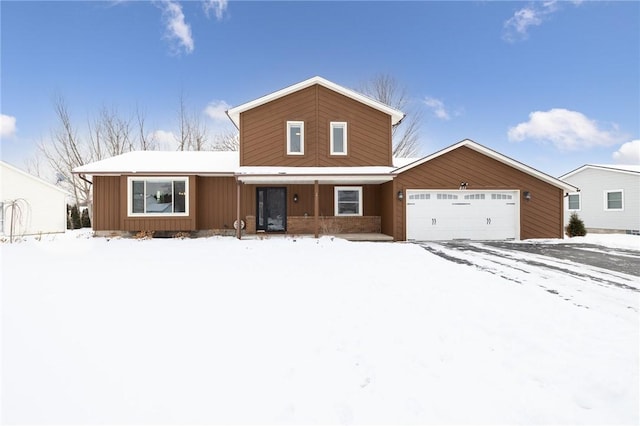 view of front facade with a garage