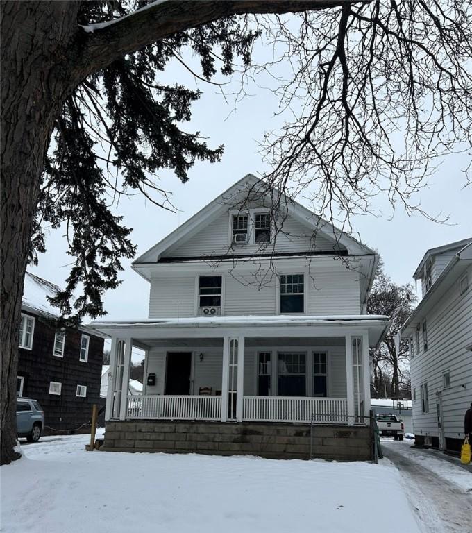 view of front of house with a porch