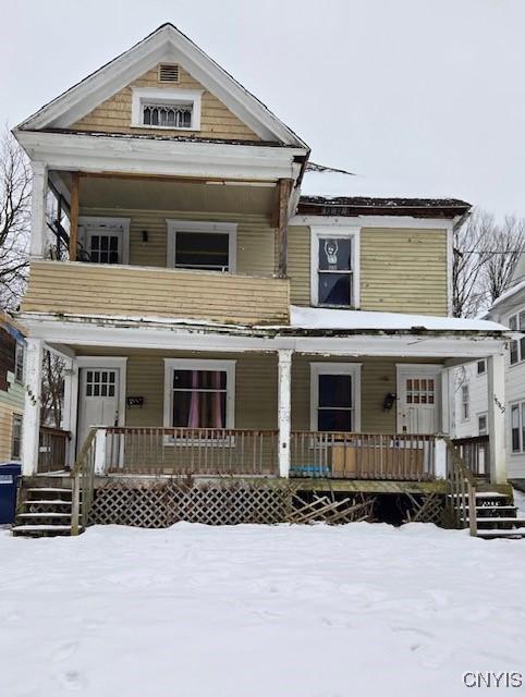 view of front of property featuring a porch