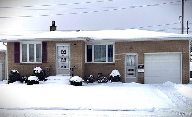 view of front facade featuring a garage