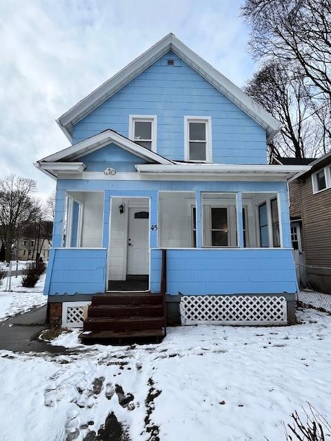 bungalow featuring a porch