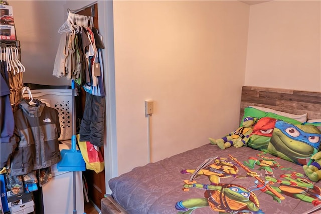 bedroom with a closet