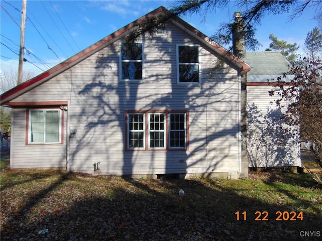 view of home's exterior