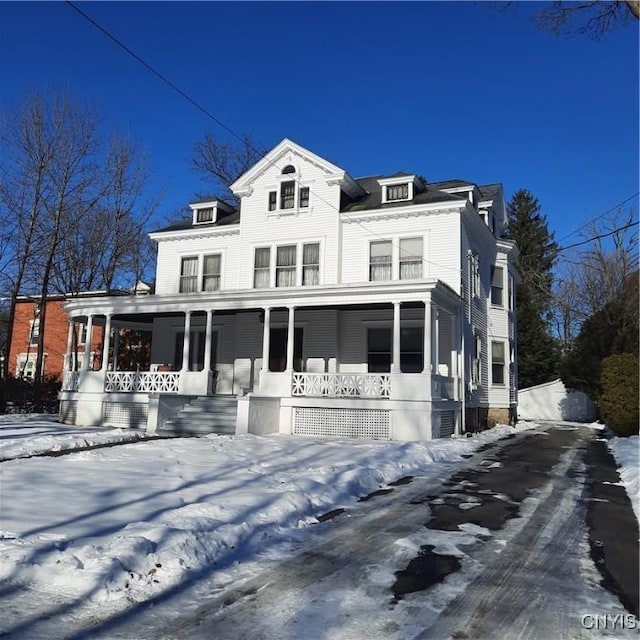 view of front of property with covered porch