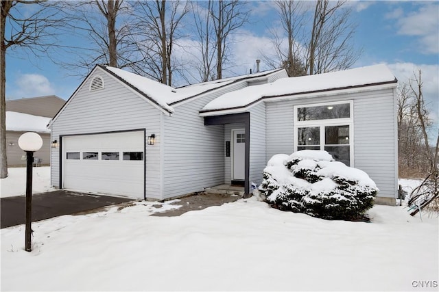 view of front facade with a garage