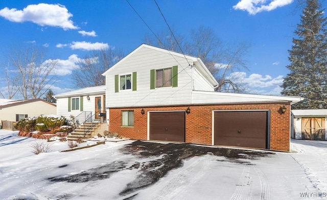 view of front of property featuring a garage