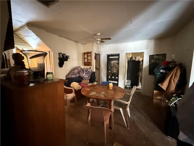 dining area with ceiling fan