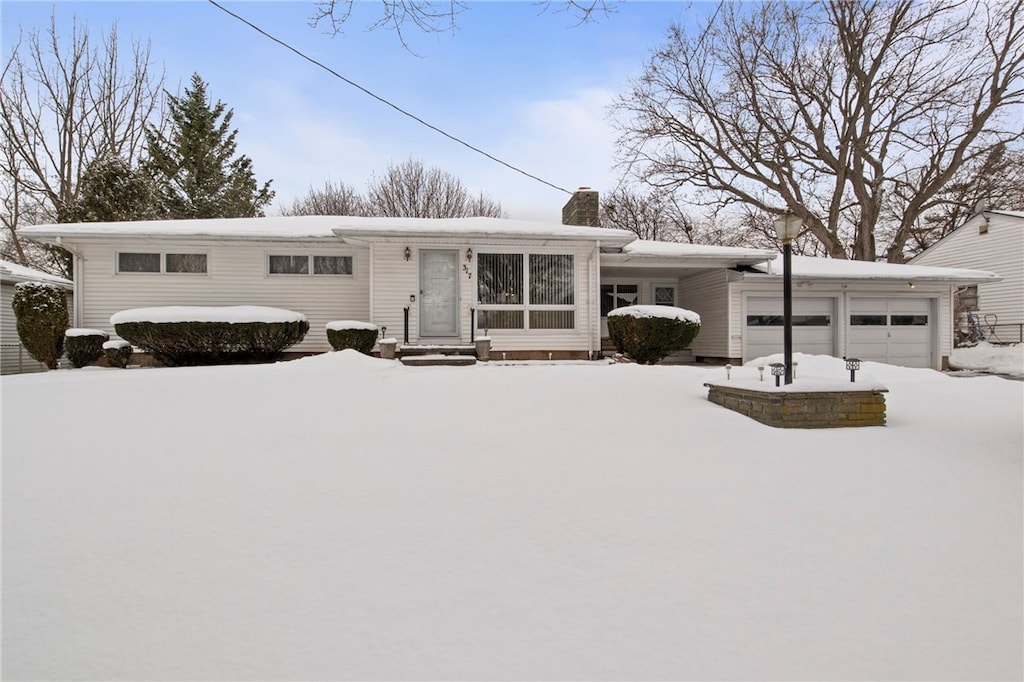 view of front of house featuring a garage