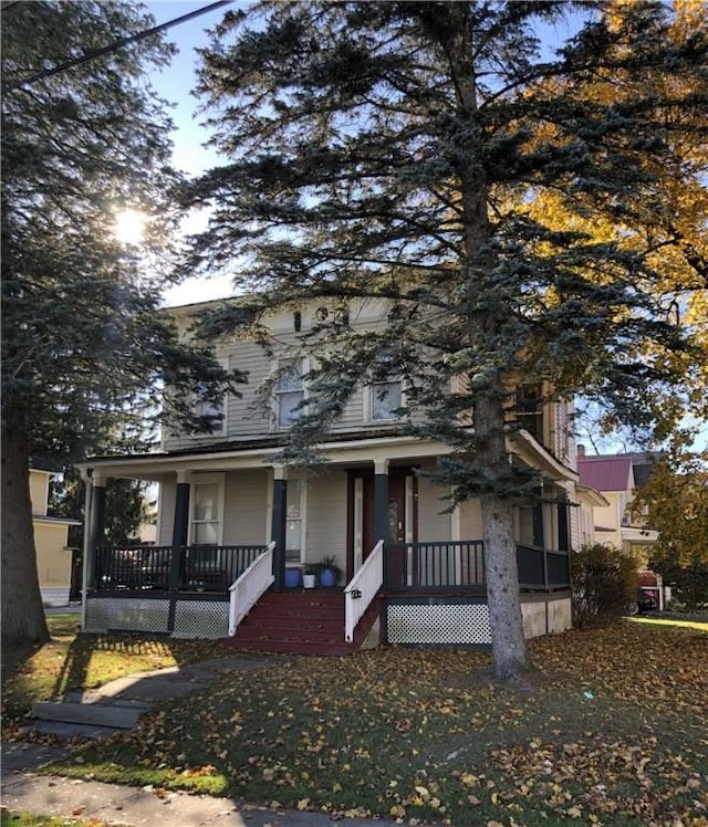 view of front facade featuring a porch