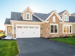 view of front of property with a front yard