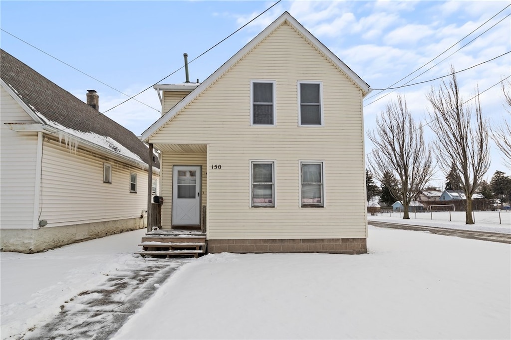 view of front of property