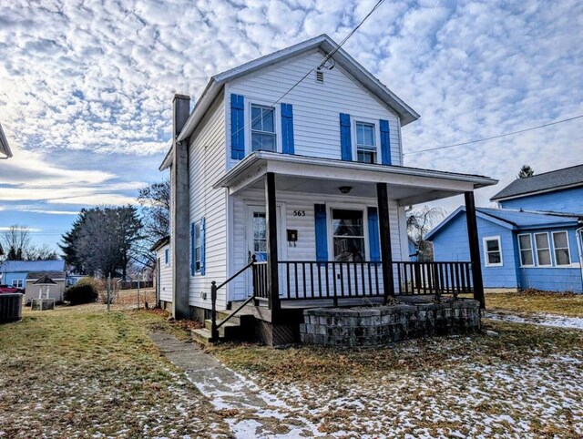 bungalow-style house with a porch