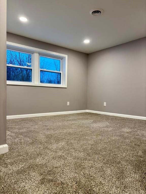 view of carpeted spare room