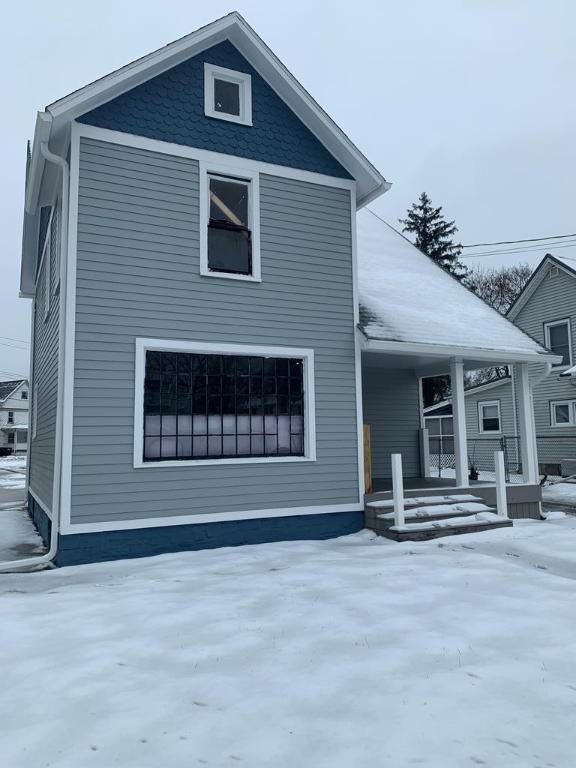 exterior space with a porch