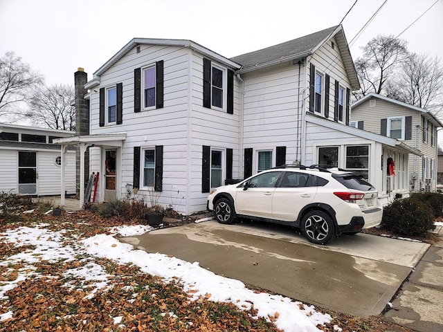 view of front of property